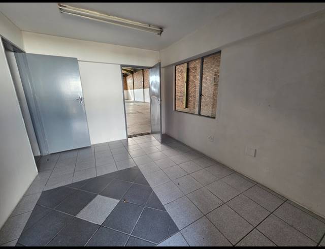 489M² WAREHOUSE TO LET IN CITY DEEP